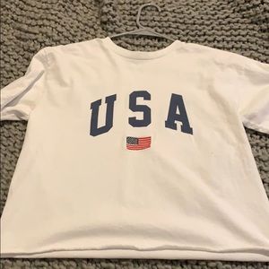 BRANDY MELVILLE USA T-SHIRT